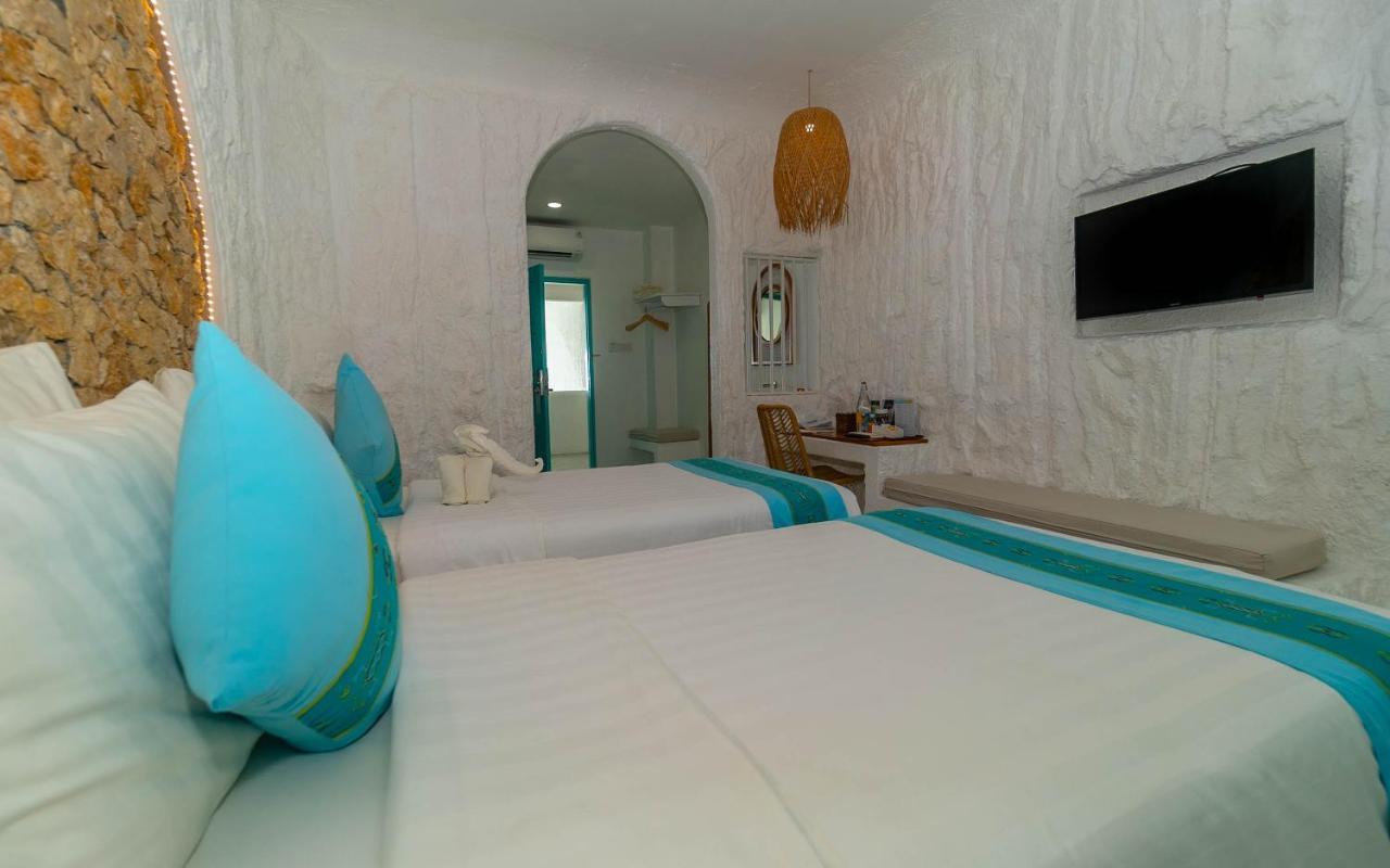 Loccal Collection Hotel Komodo Labuan Bajo Exterior photo