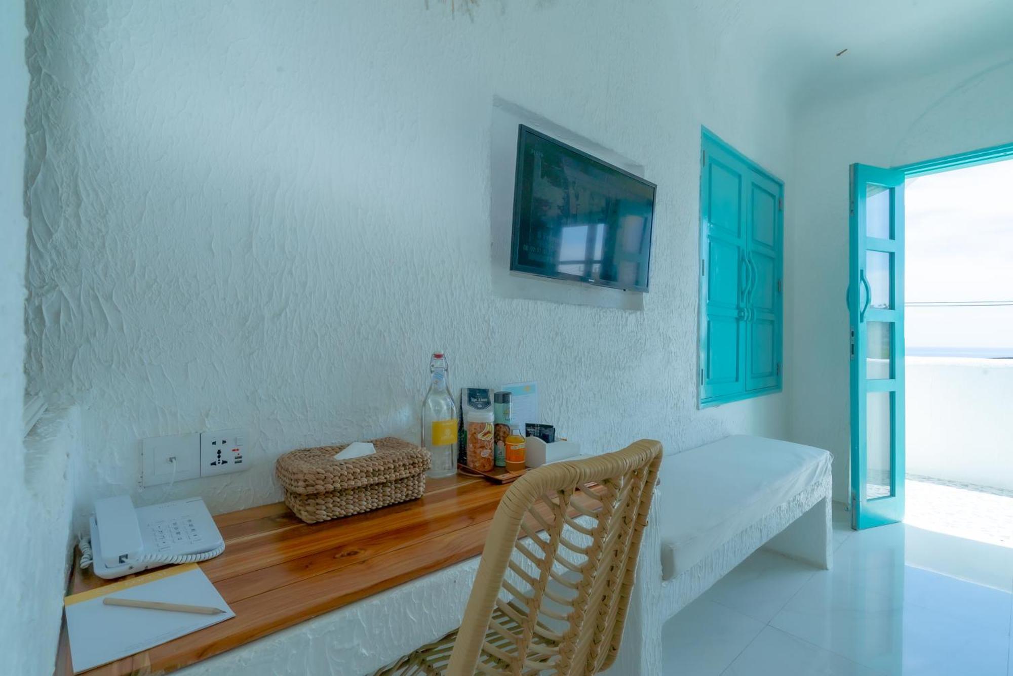 Loccal Collection Hotel Komodo Labuan Bajo Exterior photo