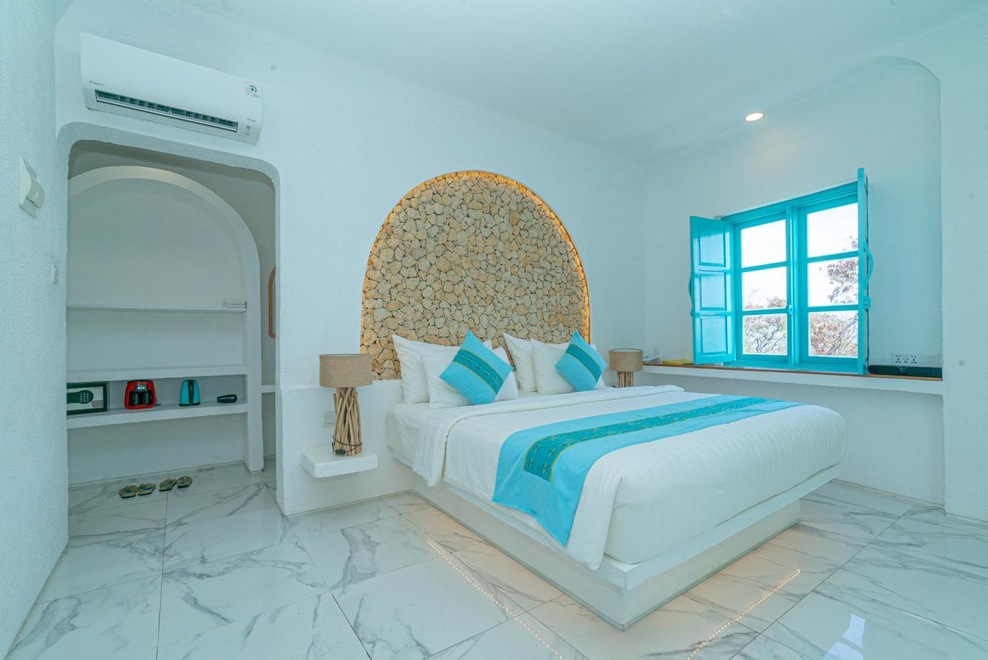 Loccal Collection Hotel Komodo Labuan Bajo Exterior photo