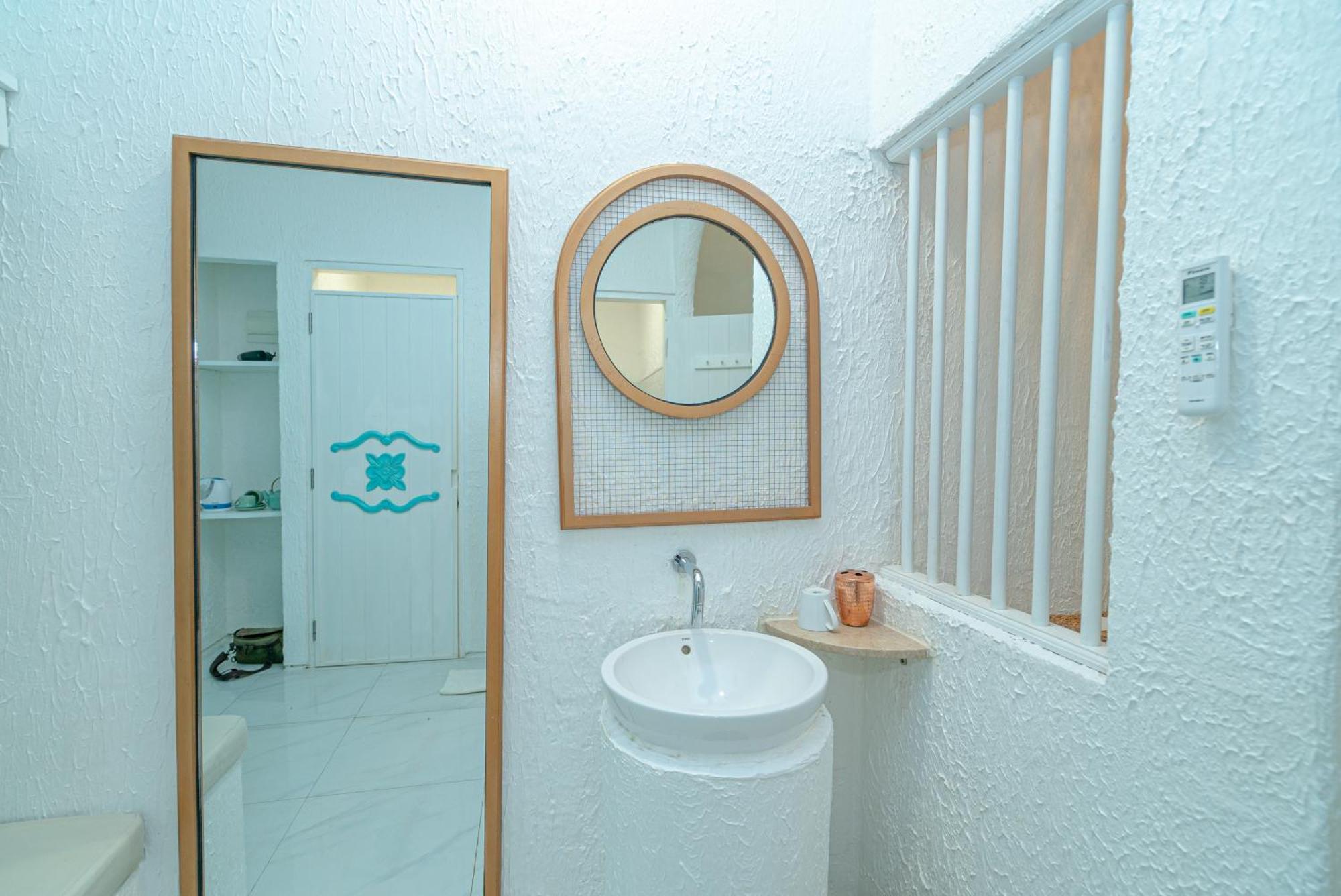 Loccal Collection Hotel Komodo Labuan Bajo Exterior photo