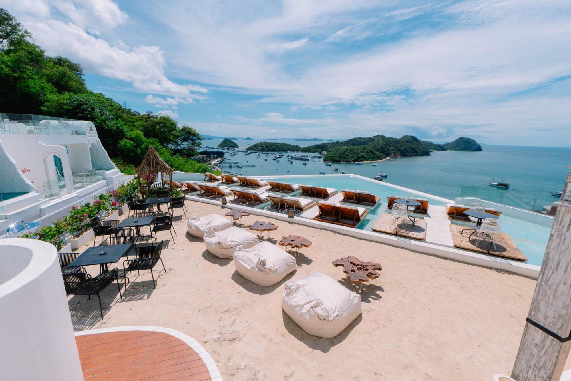 Loccal Collection Hotel Komodo Labuan Bajo Exterior photo